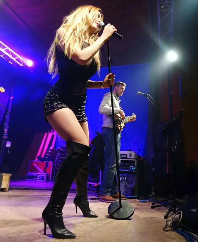 Lidija Bačić se ba&scaron; (ne)zgodno namjestila u haljini koja vi&scaron;e otkriva nego pokriva: Je li pokazala previ&scaron;e?