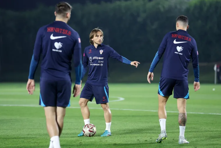 Jo&scaron;ko Gvardiol propustio trening Vatrenih: Zlatko Dalić donio važnu odluku glede ponajboljeg reprezentativca na SP-u