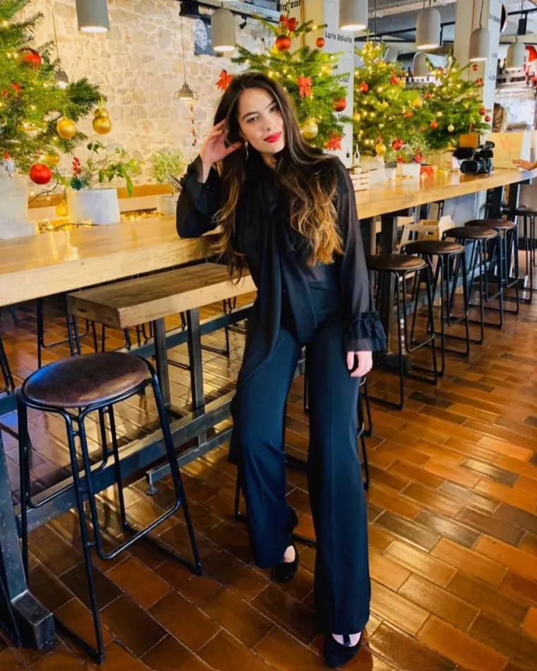 Zatim se javio i vozač autobusa, koji je ispričao potpuno drugačiju priču. Kako je za Index.hr kazao vozač Ante Bonacin, želio je podijeliti istinu o onome što se događalo na zagrebačkom Autobusnom kolodvoru u busu koji je kretao za Split. Poručio je da su on i kolega samo radili posao, da nisu ni krivi ni dužni te ustvrdio kako je priča glumice laž. Kazao je i da je ono što je glumica ispričala nepravda te da se radilo o tome da nije imala valjanu kartu, što joj je pokušavao objasniti.