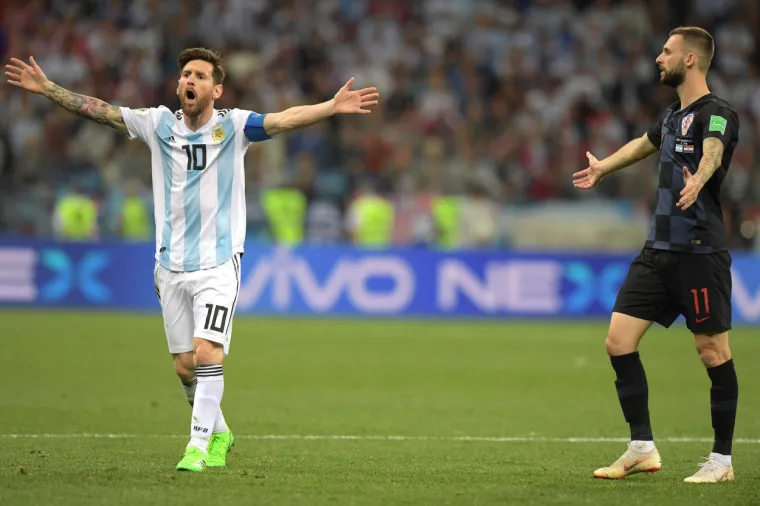 Pogledajte kako je Messi izgledao kada se pro&scaron;li put susreo s Hrvatskom: Nikome nije čestitao i sukobio se sa Strinićem