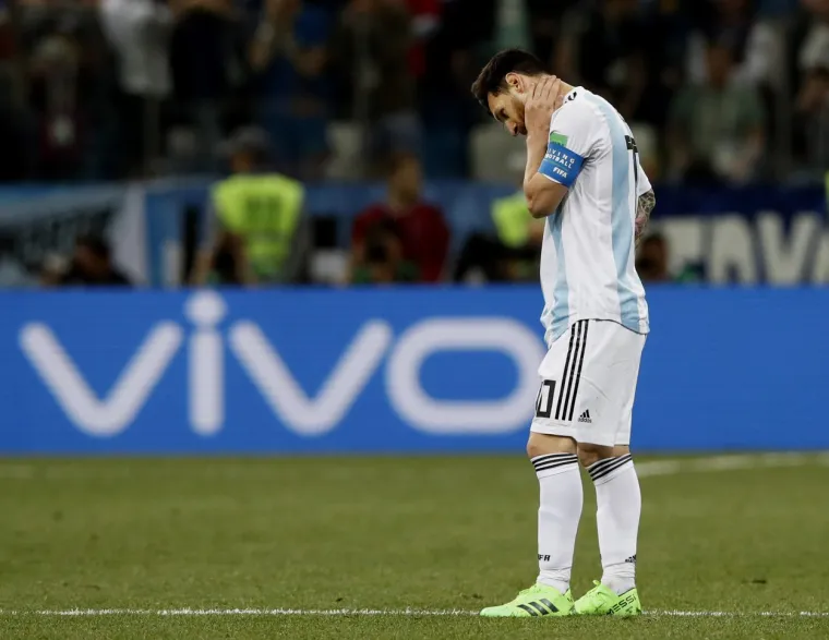 Pogledajte kako je Messi izgledao kada se pro&scaron;li put susreo s Hrvatskom: Nikome nije čestitao i sukobio se sa Strinićem