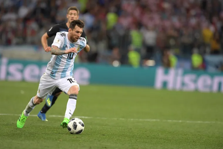 Pogledajte kako je Messi izgledao kada se pro&scaron;li put susreo s Hrvatskom: Nikome nije čestitao i sukobio se sa Strinićem