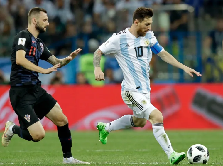 Pogledajte kako je Messi izgledao kada se pro&scaron;li put susreo s Hrvatskom: Nikome nije čestitao i sukobio se sa Strinićem