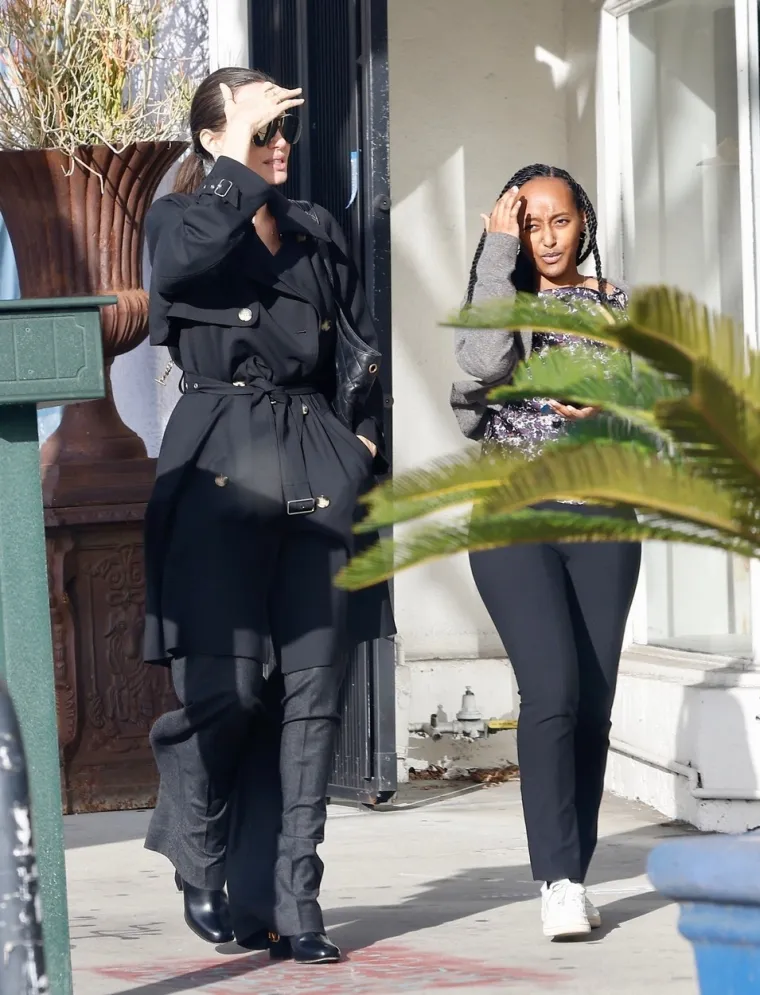 Angelina Jolie i njezina kći Zahara 'uhvaćene' ispred trgovine: Paparazzi doznali i što su radile ondje