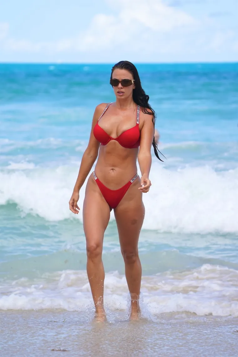 Knollici su prijetili boravkom iza rešetaka, ali sva je sreća da se izvukla: Zato sad imamo 50 njenih najhot fotki iz Katara