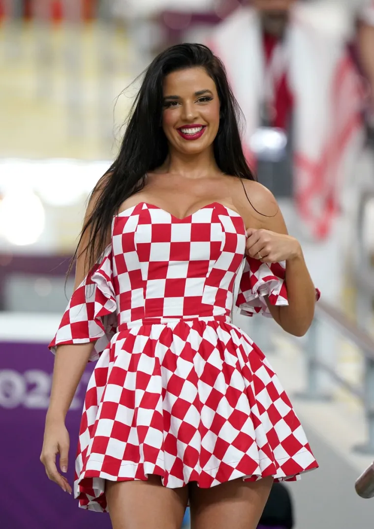 Knollici su prijetili boravkom iza rešetaka, ali sva je sreća da se izvukla: Zato sad imamo 50 njenih najhot fotki iz Katara