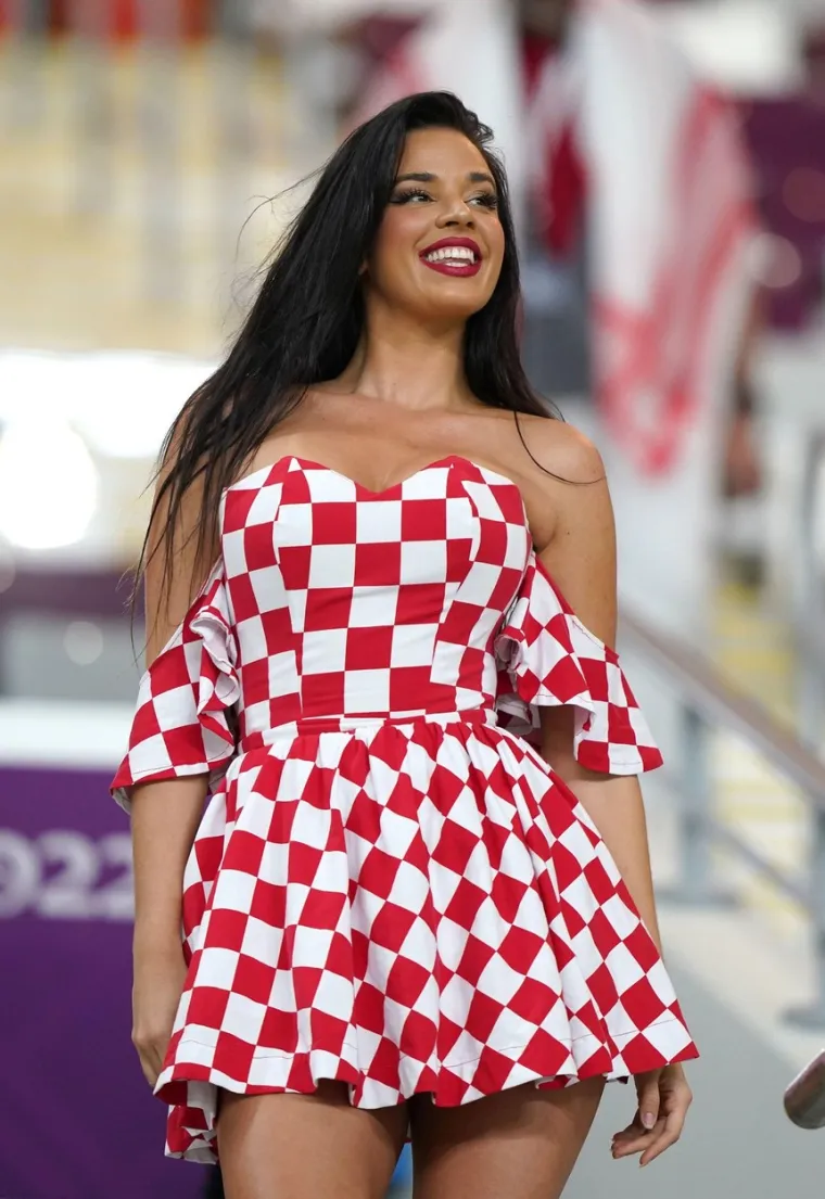 Knollici su prijetili boravkom iza rešetaka, ali sva je sreća da se izvukla: Zato sad imamo 50 njenih najhot fotki iz Katara