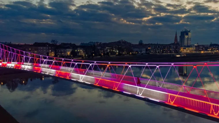 Cijela Hrvatska di&scaron;e za Vatrene, i most u Osijeku zasvijetlio u bojama Lijepe na&scaron;e