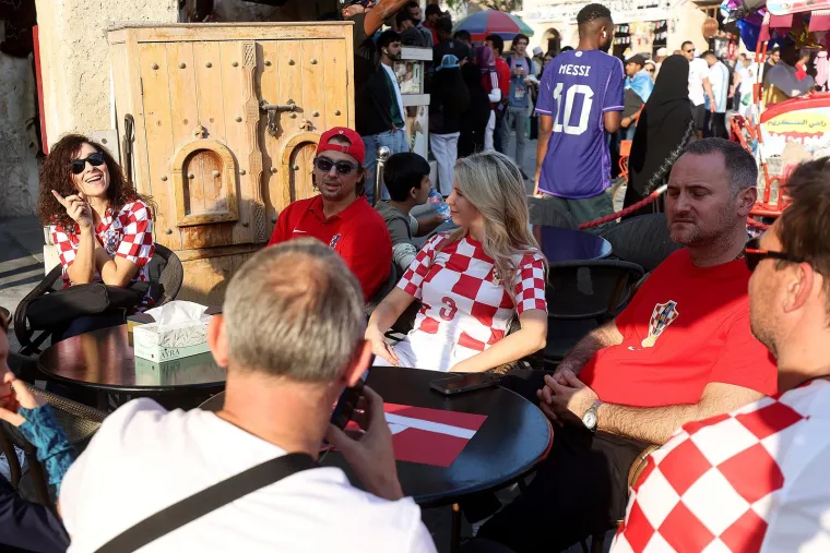 U Dohu stigli i bivši reprezentativci sa svojim suprugama. Kranjčar i Šimunić s nestrpljenjem čekaju početak utakmice