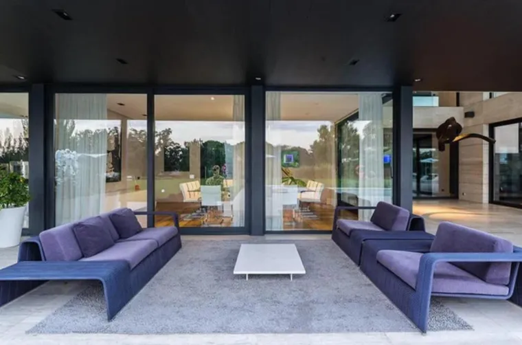 Mogu li biti ljubomorniji?! Srpski tabloid na naslovnici raspalio o Luki: 'Da, ovo je njegova vila od 12 milijuna eura zbog koje se na&scaron;ao na crnoj listi, sve je to pranje novca'