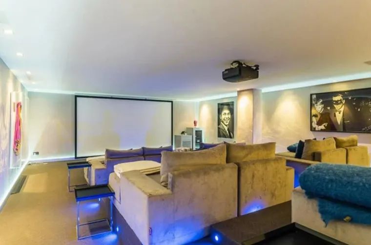 Mogu li biti ljubomorniji?! Srpski tabloid na naslovnici raspalio o Luki: 'Da, ovo je njegova vila od 12 milijuna eura zbog koje se na&scaron;ao na crnoj listi, sve je to pranje novca'