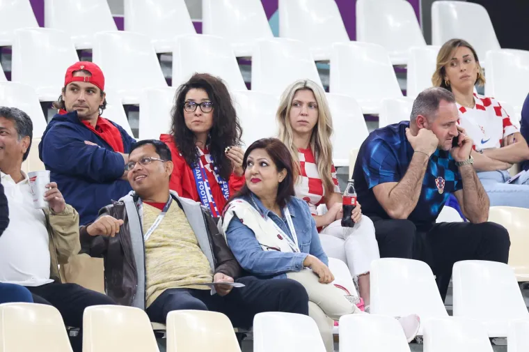 Niko Kranjčar pojavio se na tribinama Lusaila, tamo je u društvu bivšeg suigrača i slavne glumice