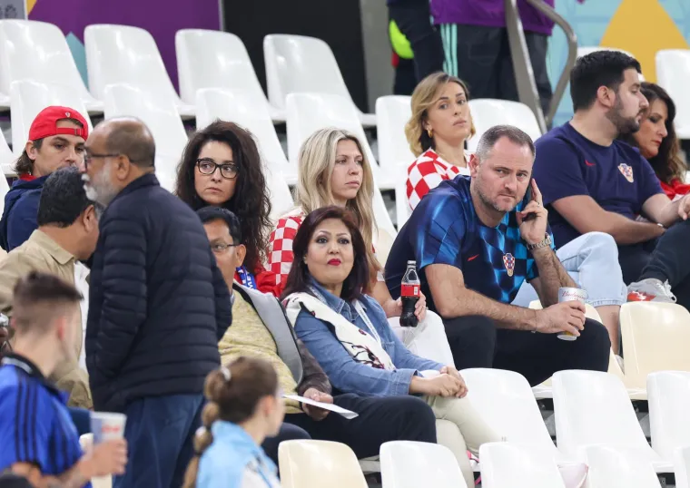 Obitelji i prijatelji Vatrenih na tribinama: Evo tko se sve na&scaron;ao na tribinama Lusaila