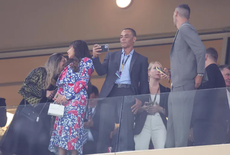 Kakve scene u svečanoj loži: Ronaldinho, Carlos, Del PieroTotti i - naša Kolinda