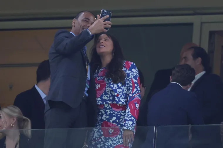 Biv&scaron;a predsjednica se vratila u Katar: Dijeli ložu s legendarnim nogometa&scaron;ima