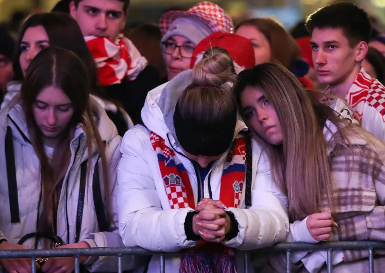 Navijači diljem Hrvatske jedva skrivali suze: Iako su ponosni do neba, u ovom trenu je smiješak teško staviti na lice