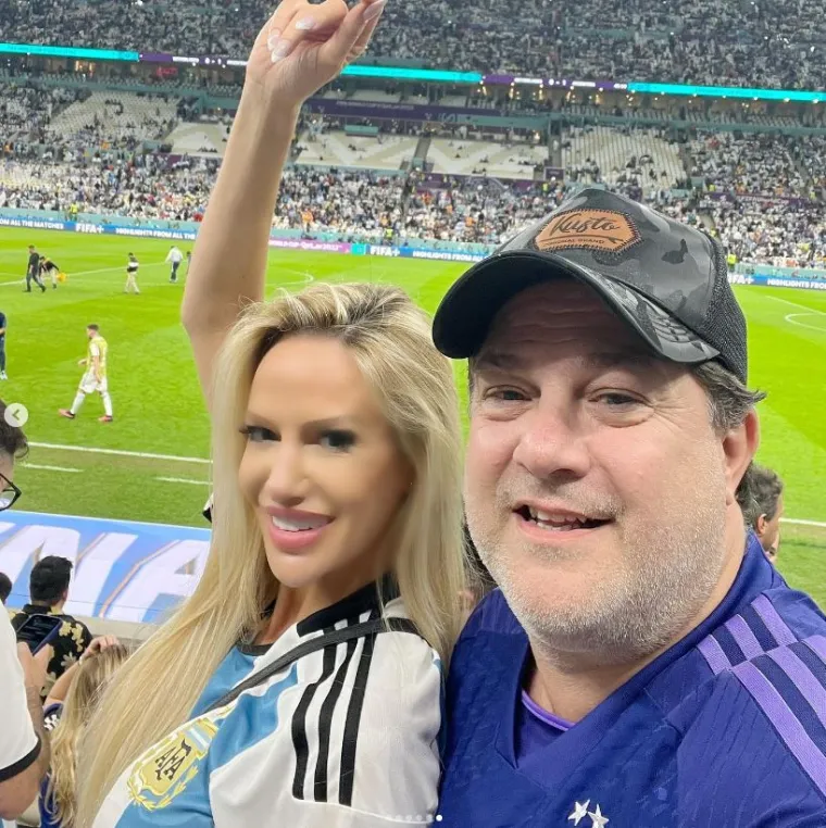 Obećala je trčati gola ako Argentina pobijedi, a sad je objavila fotke zanosnih oblina dok je navijala za Messija