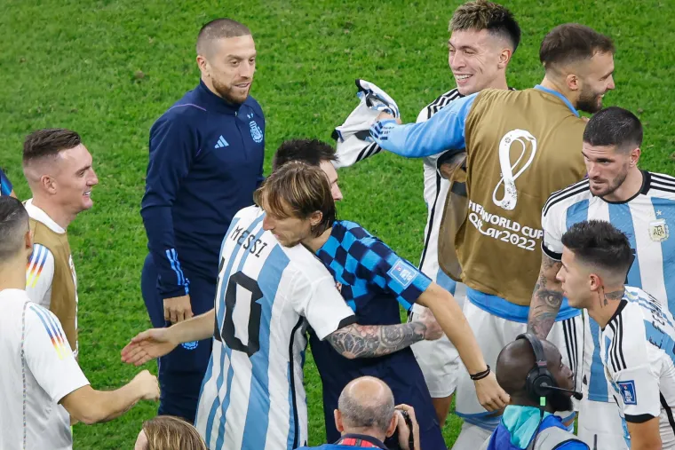 Modrić je klasa: Mislite li da nije čestitao Messiju? Ove fotografije su obi&scaron;le svijet