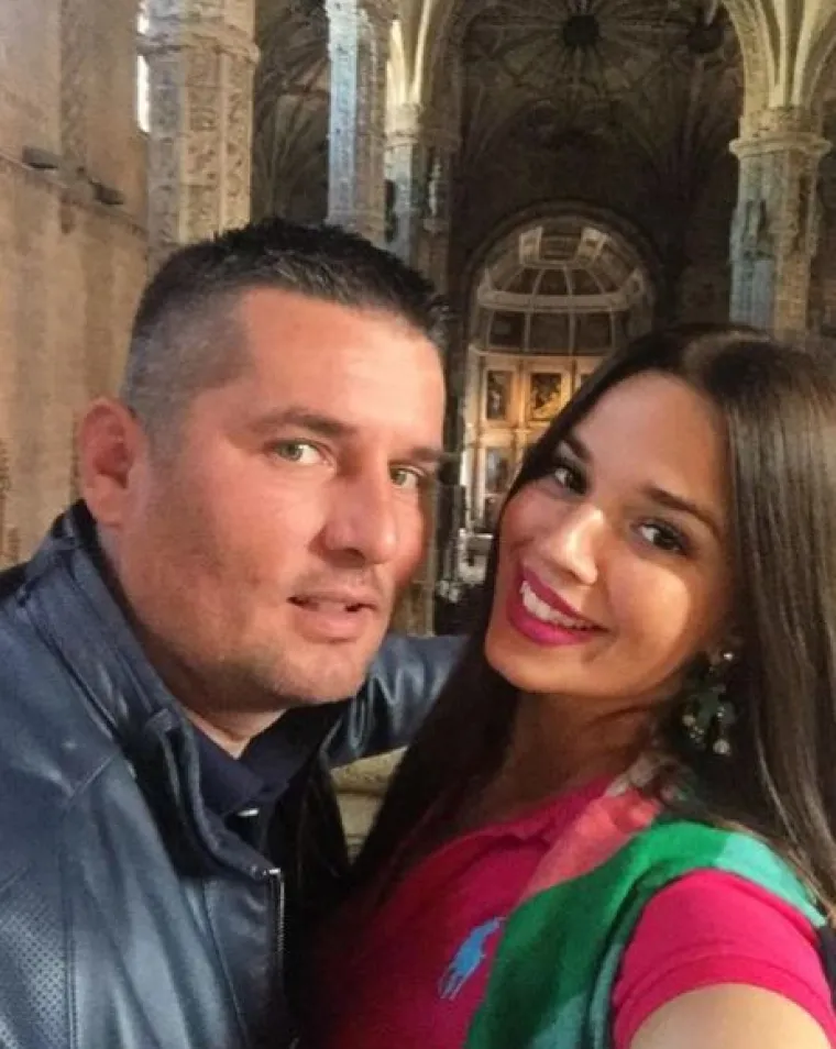 Tko je tajanstveni poduzetnik kojeg ljubi Ivana Knoll? Antu vje&scaron;to krije od javnosti, ali stare fotke su nam puno su toga otkrile