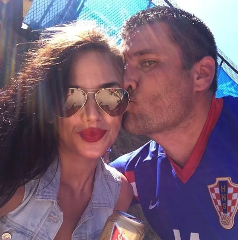 Tko je tajanstveni poduzetnik kojeg ljubi Ivana Knoll? Antu vje&scaron;to krije od javnosti, ali stare fotke su nam puno su toga otkrile