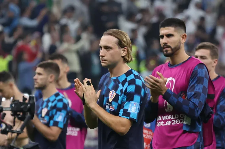 Čemu pak sad to?! Srpski tabloid žestoko po svetinji na&scaron;e reprezentacije: 'Jedan je hrvatski reprezentativac pokazao veličinu i stisnuo kontru Modriću'