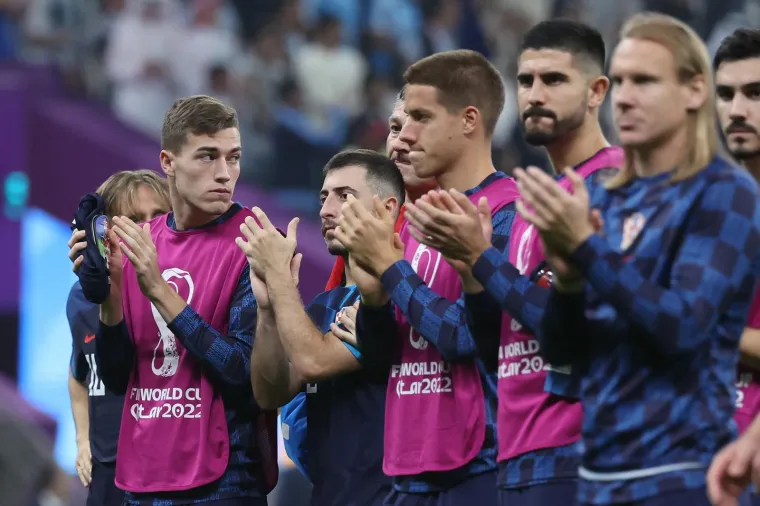 Čemu pak sad to?! Srpski tabloid žestoko po svetinji na&scaron;e reprezentacije: 'Jedan je hrvatski reprezentativac pokazao veličinu i stisnuo kontru Modriću'