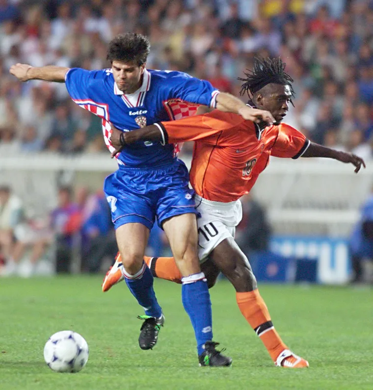 Izabranici Ćire Blaževića su 11. srpnja 1998. godine srušili veliku Nizozemsku s 2-1 i stigli do brončane medalje na SP-u koji se igrao u Francuskoj. Hrvatska je do pobjede stigla golovima Roberta Prosinečkog i Davora Šukera.