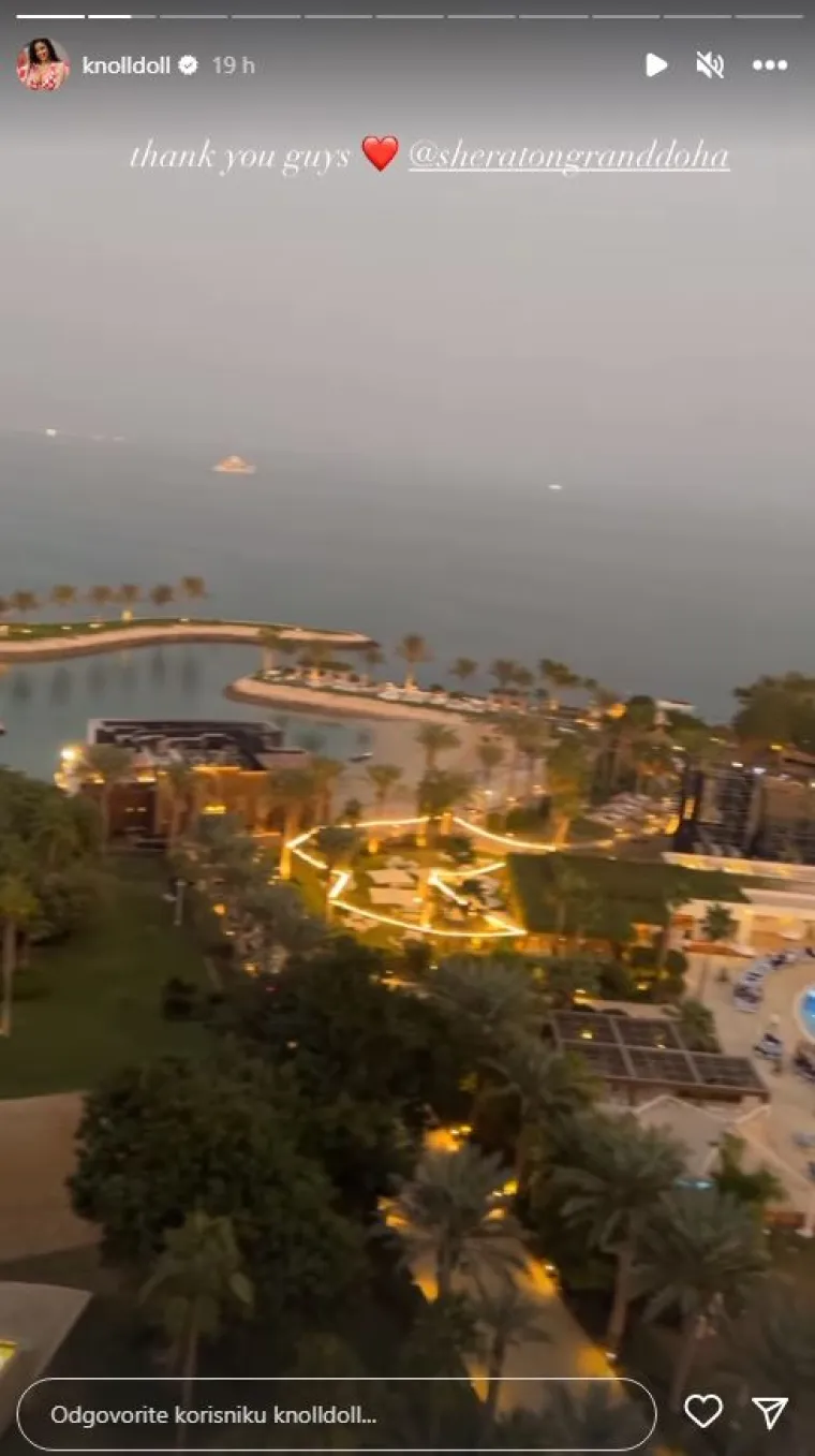 Ivana Knoll sinoć se ipak malo 'pokrila', ali je i dalje jednako zamamna: Prisustvovala je 'prestižnom eventu u Kataru'