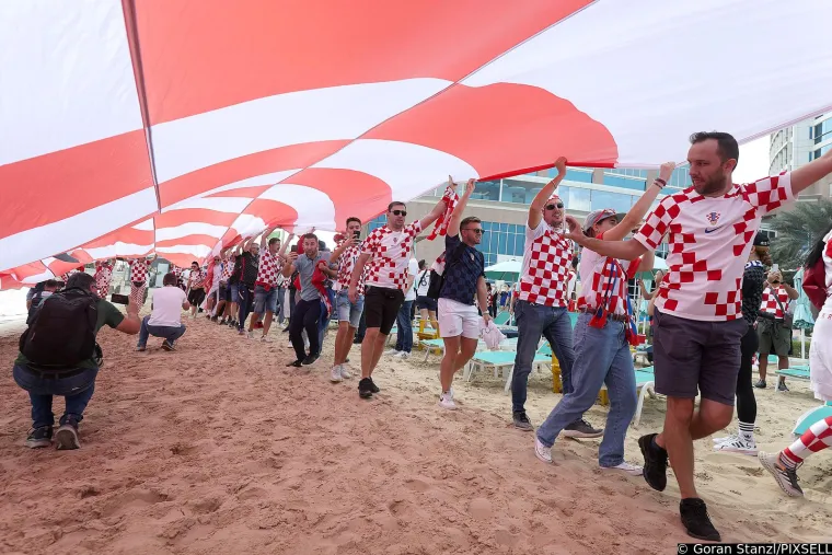 Navijači posljednji put izvukli najveću zastavu do sada, pogledajte tu gromadu
