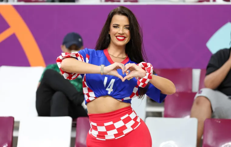 Navijači pune stadion Khalifu: Radost i osmjesi na licima prevladavaju, svi žele tu broncu