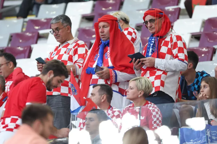 Face osvanule na tribini: Tu je prekrasna supruga na&scaron;eg reprezentativca, Dalićev sin, ali i poznato lice s televizije