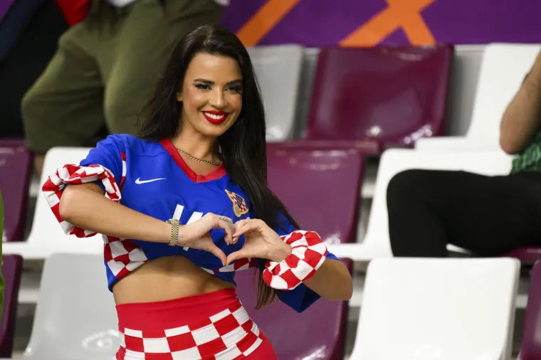 Ivana Knoll napravila show na tribinama: Ljudi nisu mogli doći k sebi kada su vidjeli &scaron;to izvodi sa stražnjicom