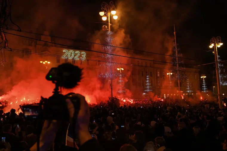 Zagrebački glavni trg podivljao nakon prekrasnog gola Or&scaron;ića za 2:1: Počeo je &scaron;ou s bakljama
