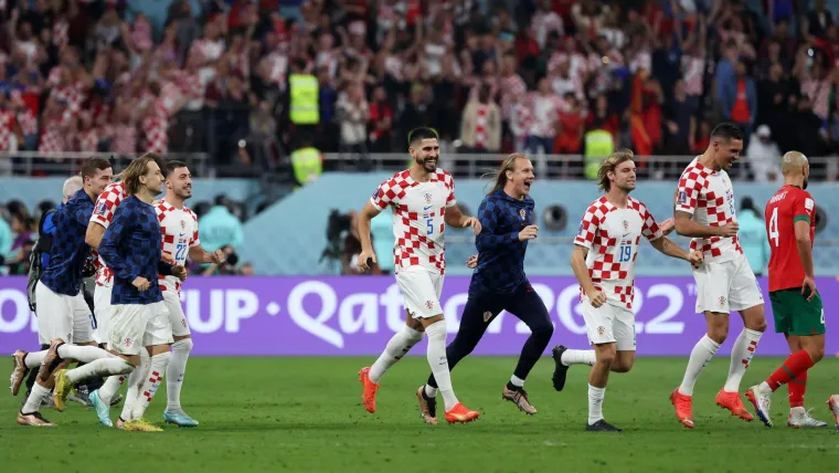 Vatreni slavili nakon pobjede Maroka: Pogledajte kakva je atmosfera zavladala na terenu nakon kraja utakmice