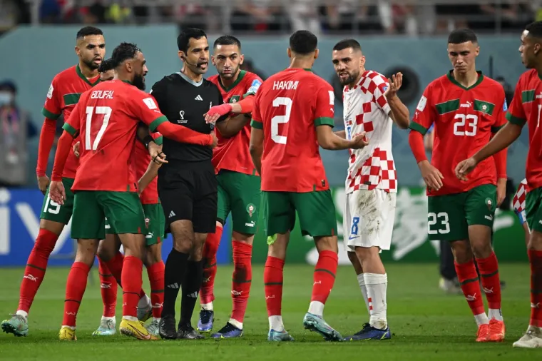 Ovo niste mogli vidjeti na TV-u. Pogledajte &scaron;to je Mateo Kovačić radio dok su ostali Vatreni slavili