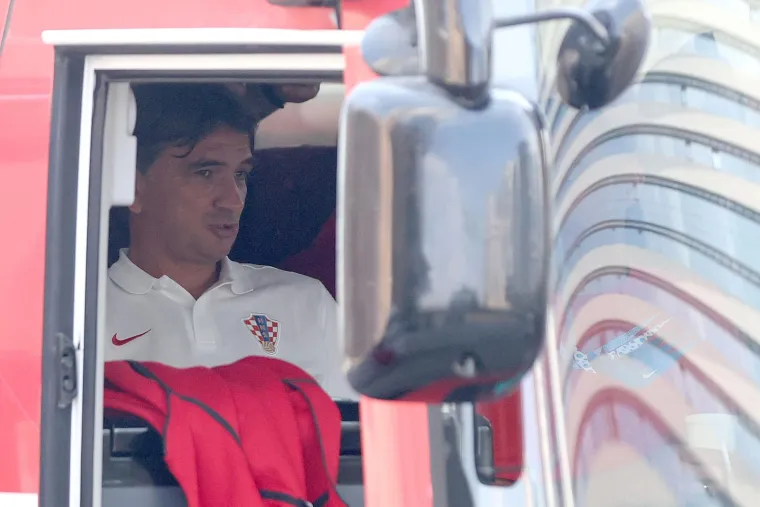 Rijetko kada ga vidimo vakvoga. Provjerite kako je izbornik Vatrenih Zlatko Dalić izgledao kada je napuštao hotel u Kataru