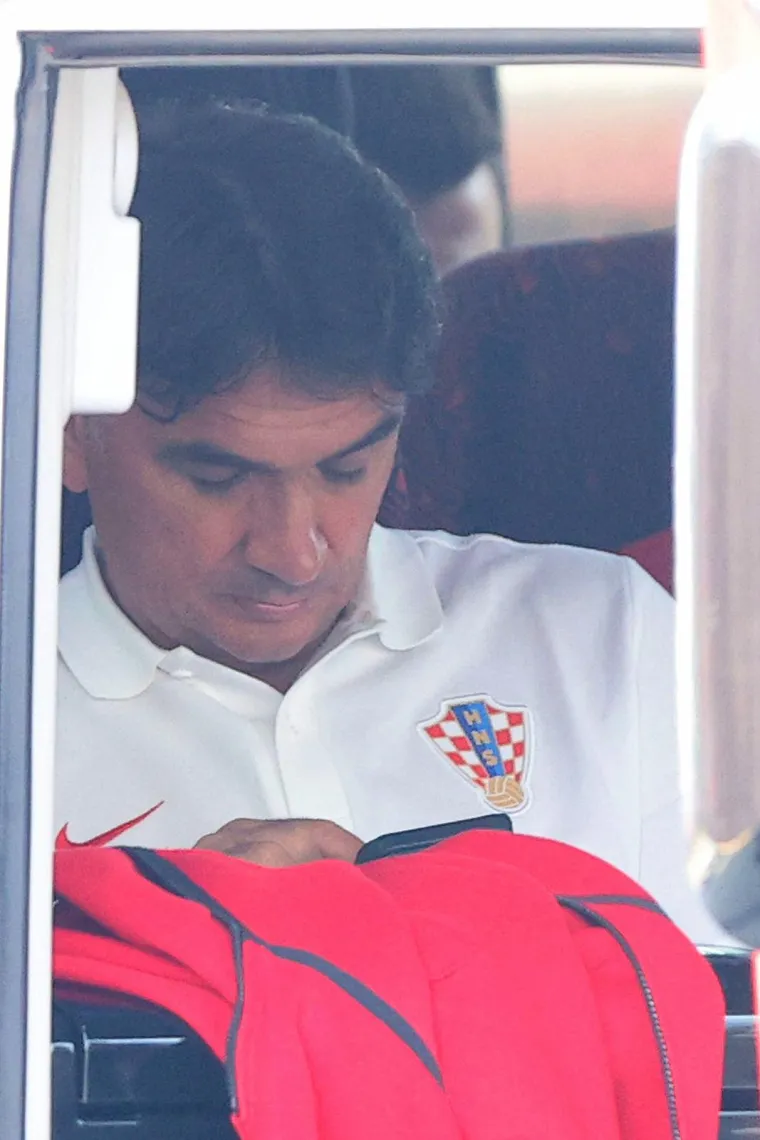 Rijetko kada ga vidimo vakvoga. Provjerite kako je izbornik Vatrenih Zlatko Dalić izgledao kada je napuštao hotel u Kataru