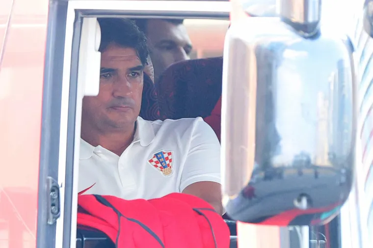 Rijetko kada ga vidimo vakvoga. Provjerite kako je izbornik Vatrenih Zlatko Dalić izgledao kada je napuštao hotel u Kataru