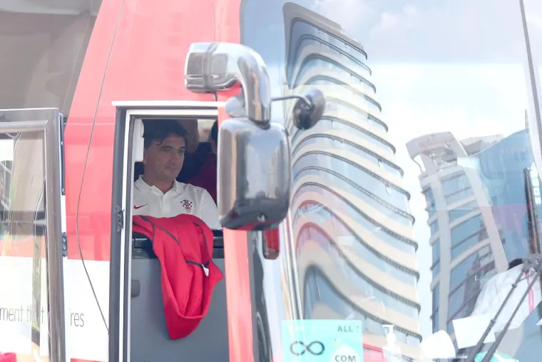 Rijetko kada ga vidimo vakvoga. Provjerite kako je izbornik Vatrenih Zlatko Dalić izgledao kada je napuštao hotel u Kataru