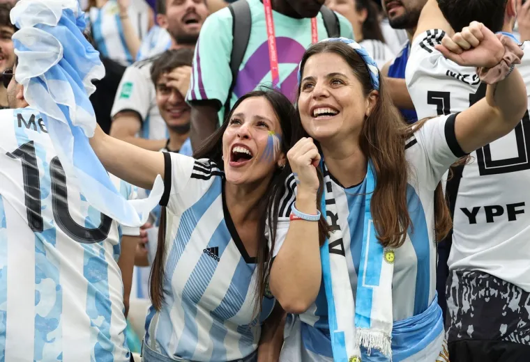 Ona zna kako privuči pozornost! Navijačica Argentine zasjenila svečano zatvaranje SP-a