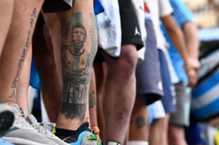 Ona zna kako privuči pozornost! Navijačica Argentine zasjenila svečano zatvaranje SP-a