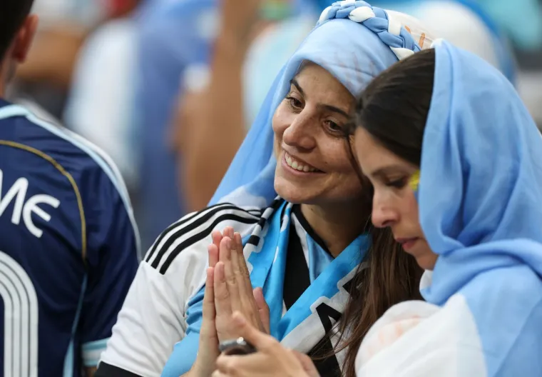 Staro, mlado i jo&scaron; nerođeno, svi su spremni: Donosimo navijačku atmosferu s velikog finala SP-a