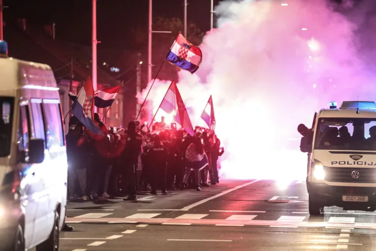 Doček Vatrenih: Navijači na Trgu bana Josipa Jelačića