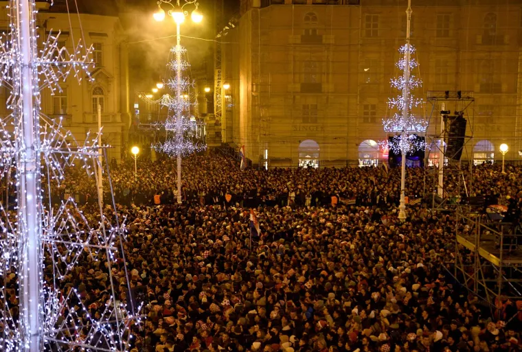 Doček Vatrenih: Navijači na Trgu bana Josipa Jelačića
