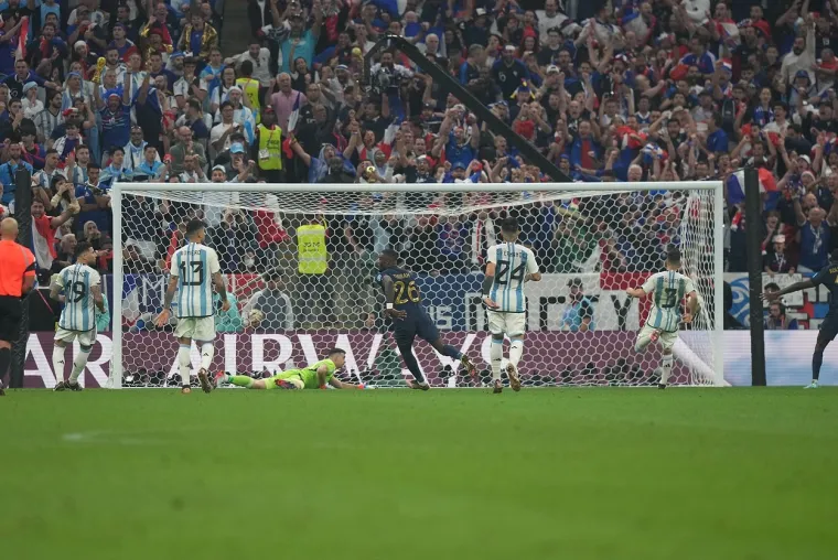 Finale iz snova! Donosimo najbolje kadrove fenomenalnog okr&scaron;aja Argentine i Francuske