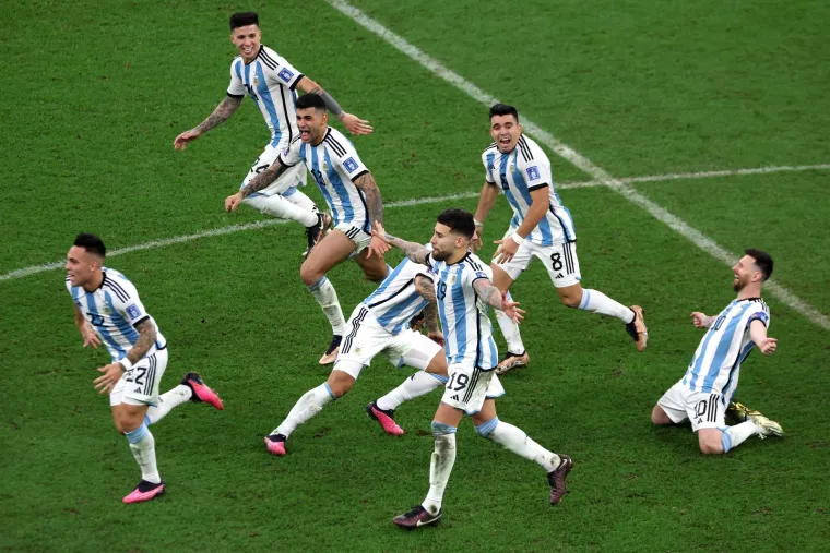 Kakve emotivne scene! Pogledajte kako su Argentinci nakon najluđeg finala proslavili svjetski naslov