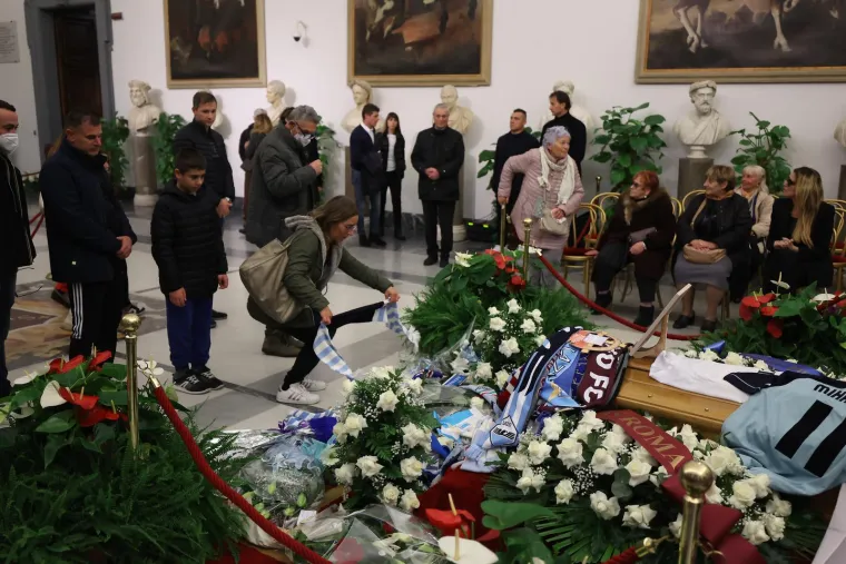 Svijet se opra&scaron;ta od Sini&scaron;e Mihajlovića! Srbiju odu&scaron;evila poruka Prosinečkog i Bobana