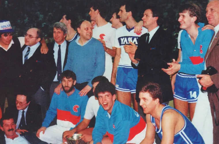 Košarkaški klub Cibona je po drugi puta u povijesti postala prvak Europe. Pobijedili su zagrebački plavi predvođeni velikim Draženom Petrovićem u finalu litavski (tada sovjetski) Žalgiris sa 94:82.
