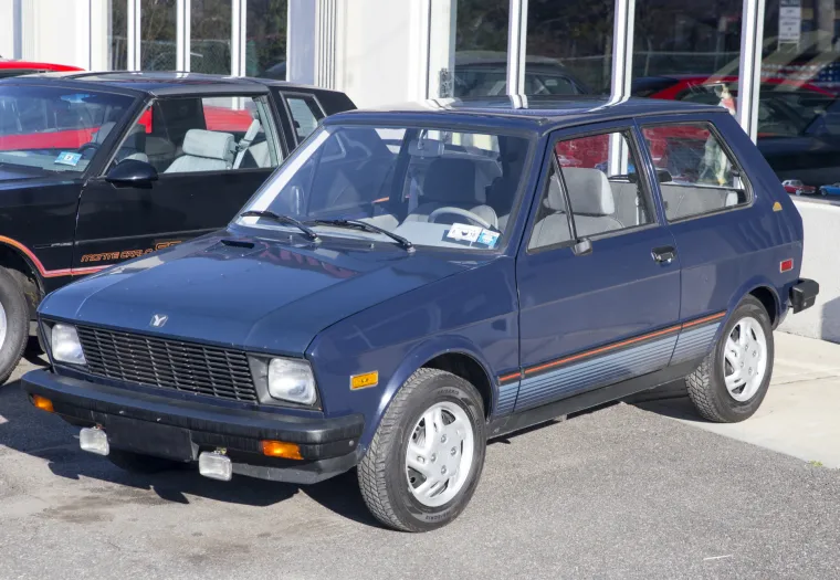 Neuništivi i nepoderivi Yugo bio je automobil radničke klase na kojem su naredne generacije vježbale svoju vozačku vještinu. Te davne 1986. godine izašla je nova serija Yugo 45A. Zastava ga je izvozila u SSSR, Poljsku, Njemačku i Veliku Britaniju no Britanci su se pokazali kao pretvrd orah. Zanimljivo je da je ovaj automobil ostvario i filmsku karijeru, ali uglavnom kao predmet izrugivanja. 