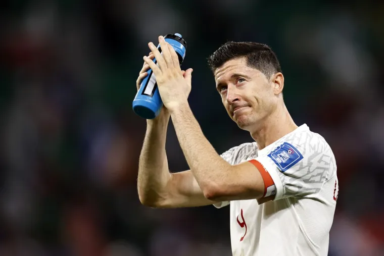 Robert Lewandowski, još je jedan veliki napadač kojeg vjerojatno nećemo više gledati na SP-u. Veličanstveni Poljak došao je do svog prvog mundijalskog pogotka, provukao je Poljsku u drugi krug no preko Francuske nije išlo dalje. 
